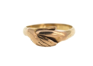 Gold 'fede' or betrothal ring, one of a pair exchanged by Vice-Admiral Horatio Nelson and Emma ® National Maritime Museum, London